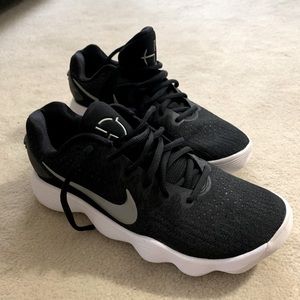 Nike Women’s Hyper Dunk Basketball Shoe